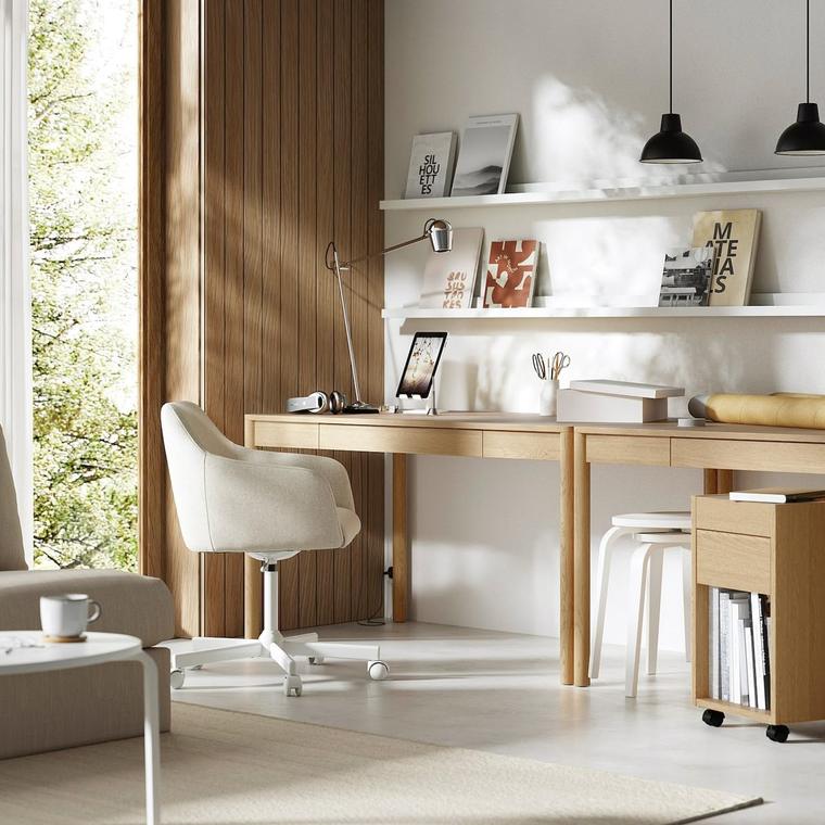 Desk and shelf run