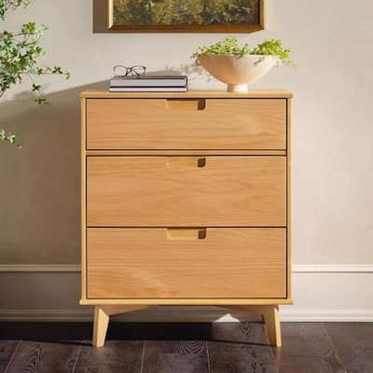 Three-drawer chest